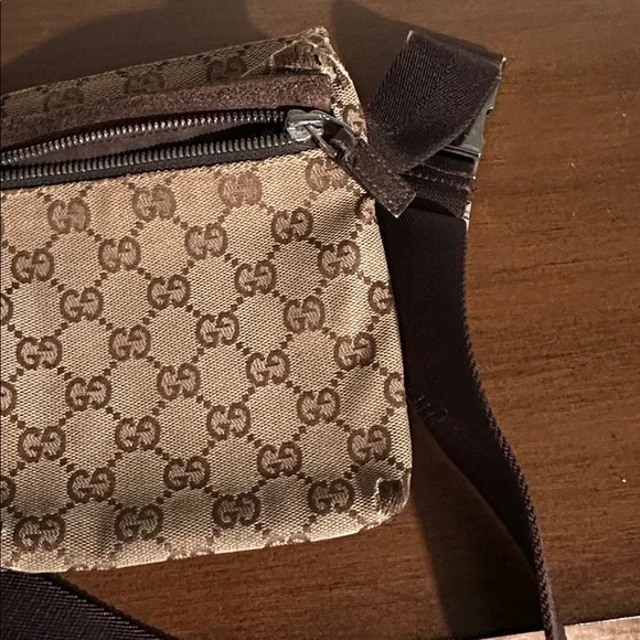 Gucci Bum Bag. - Picture 5 of 13